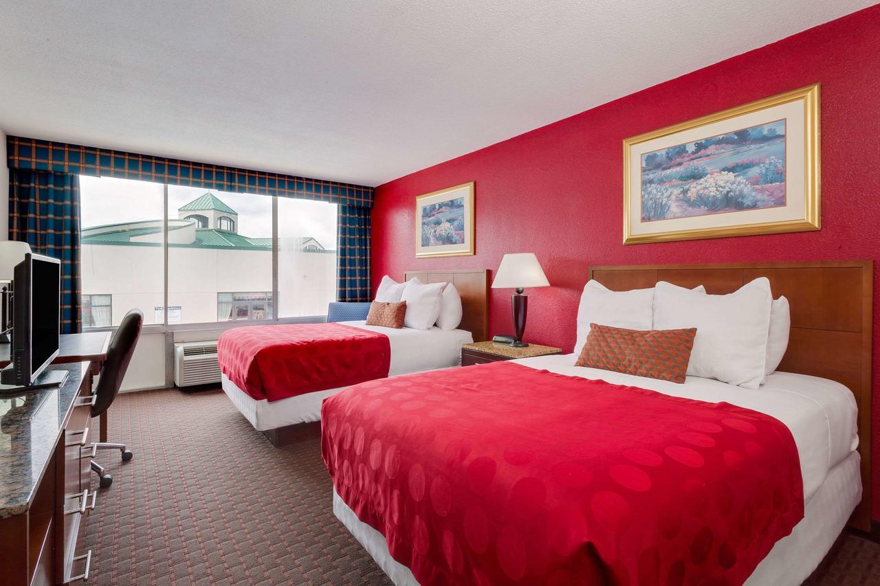 Hotel Ramada By Wyndham Fishkill Extérieur photo